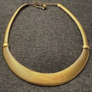 Vintage Avon Gold Tone Collar Necklace